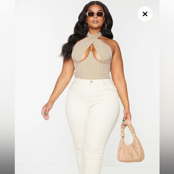 PrettyLittleThing Plus Brown Check Print Cross Over Top Plus 14 - Picture 3 of 7